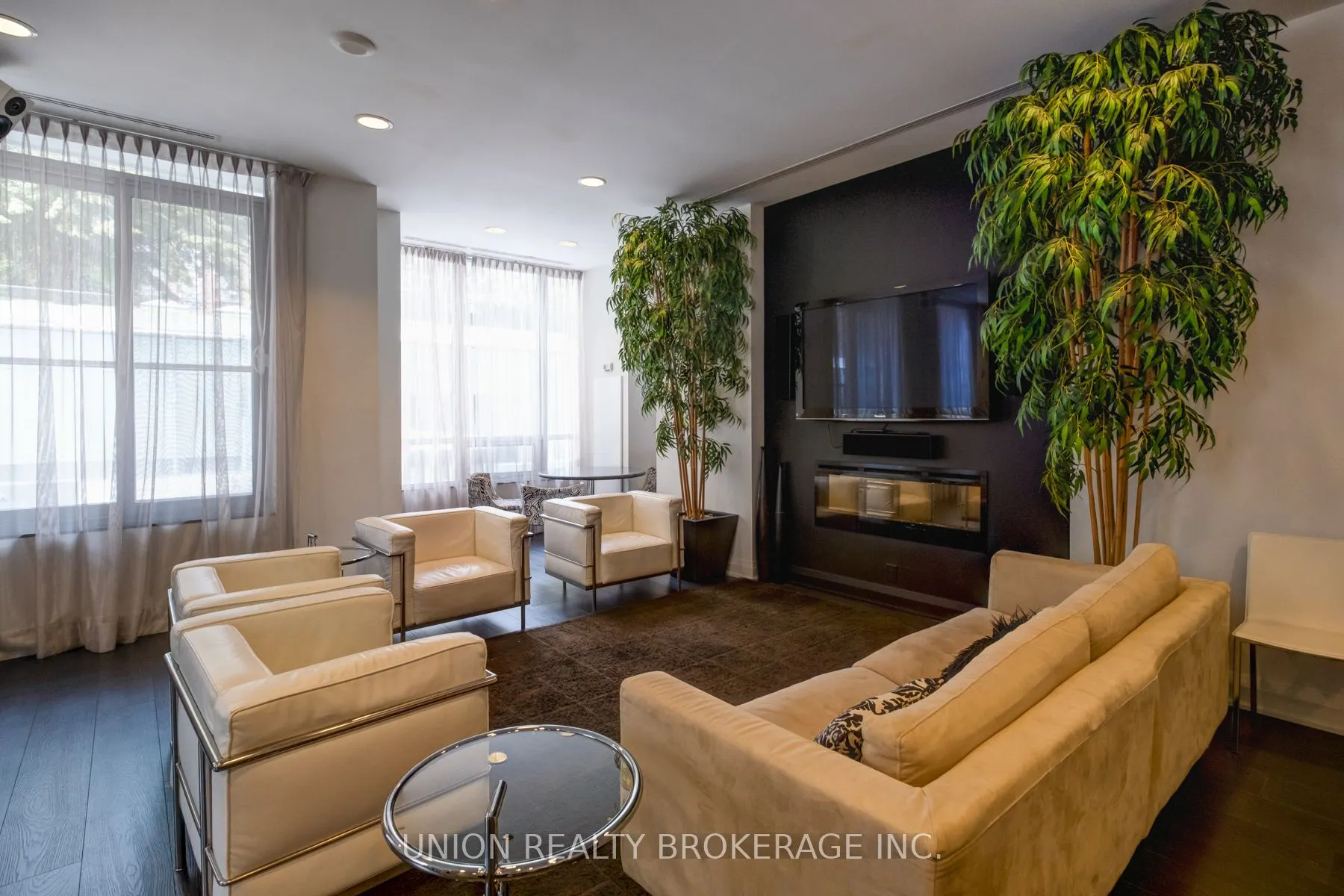 21 Balmuto Street, #1403