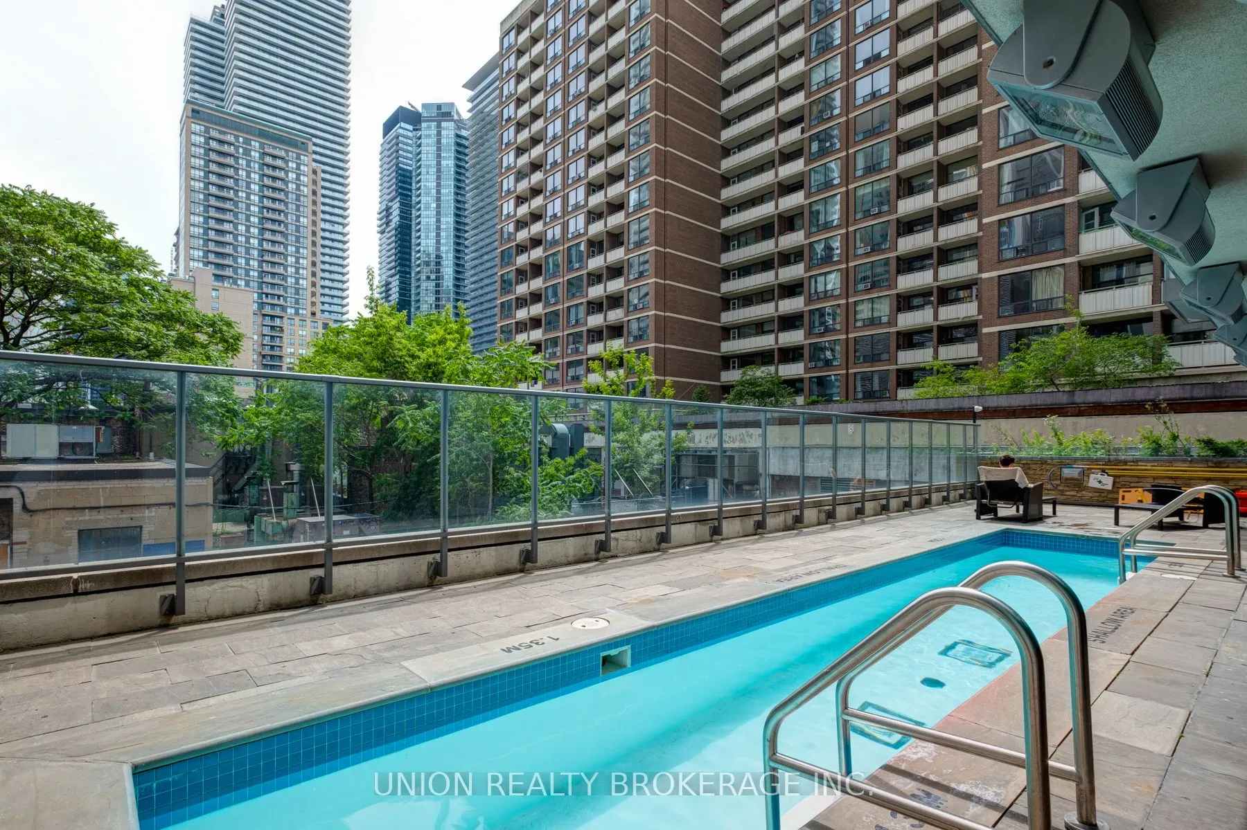 21 Balmuto Street, #1403