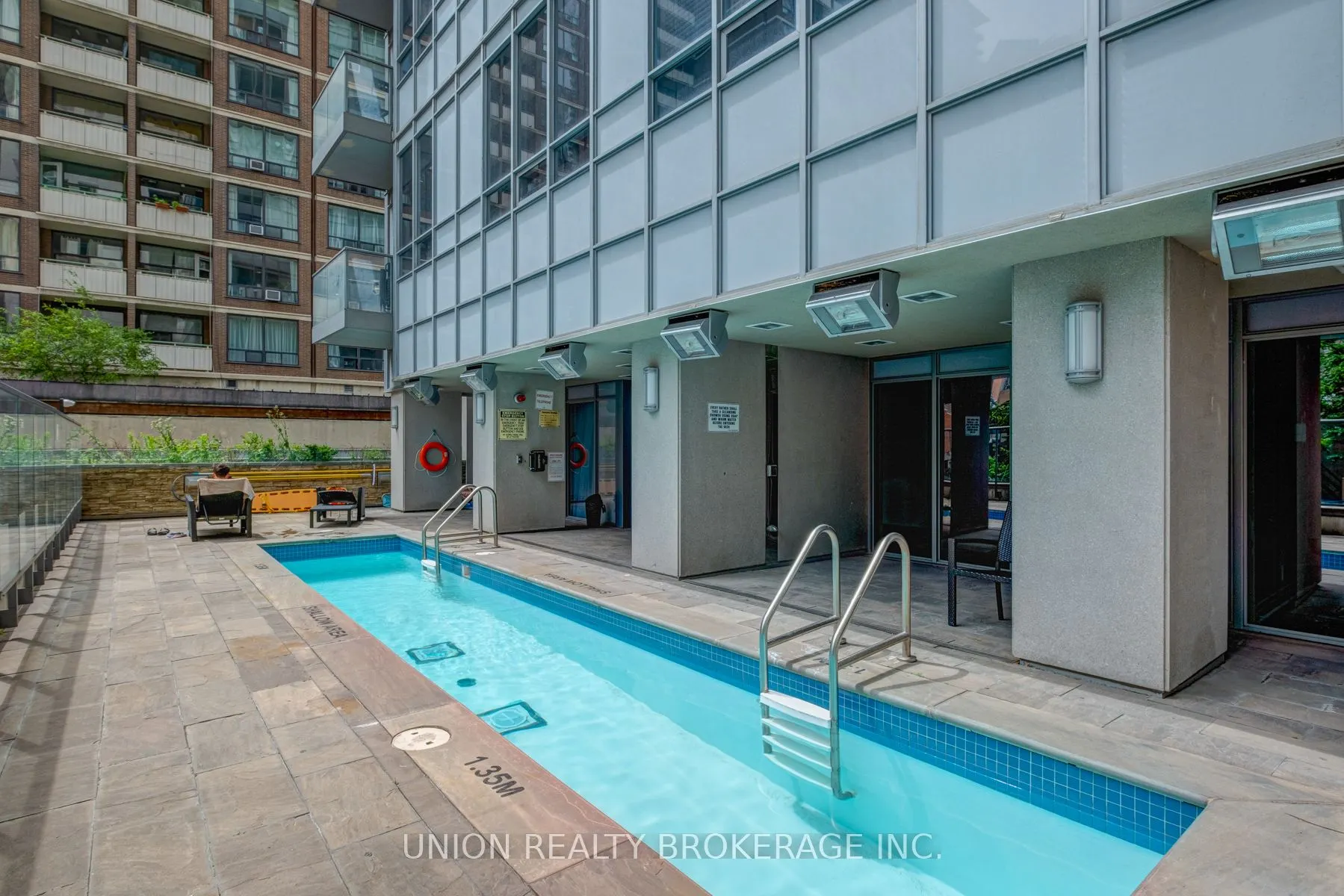 21 Balmuto Street, #1403