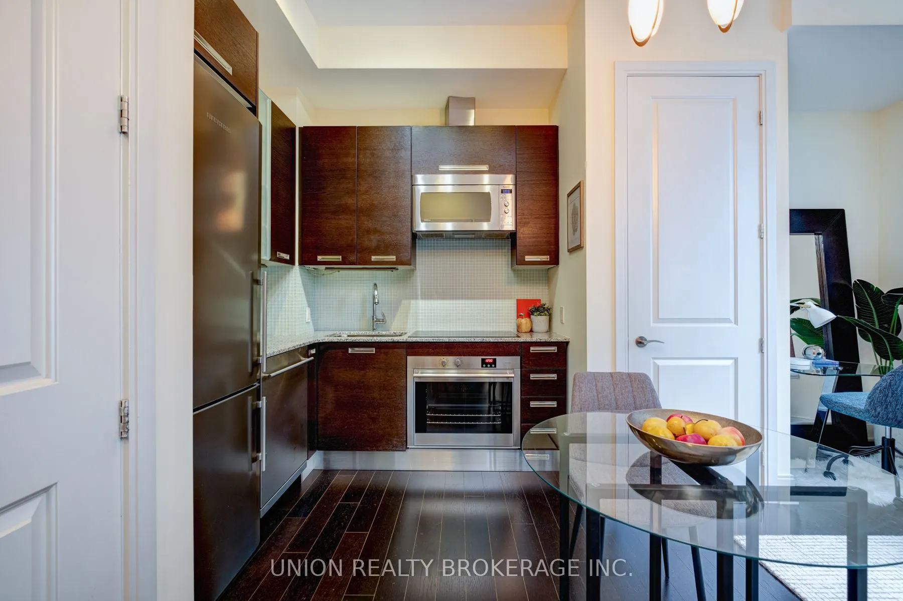 21 Balmuto Street, #1403