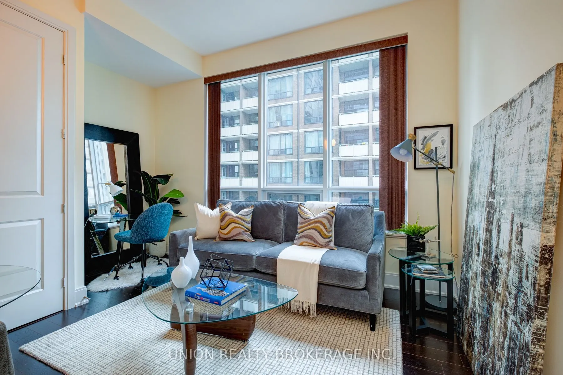 21 Balmuto Street, #1403