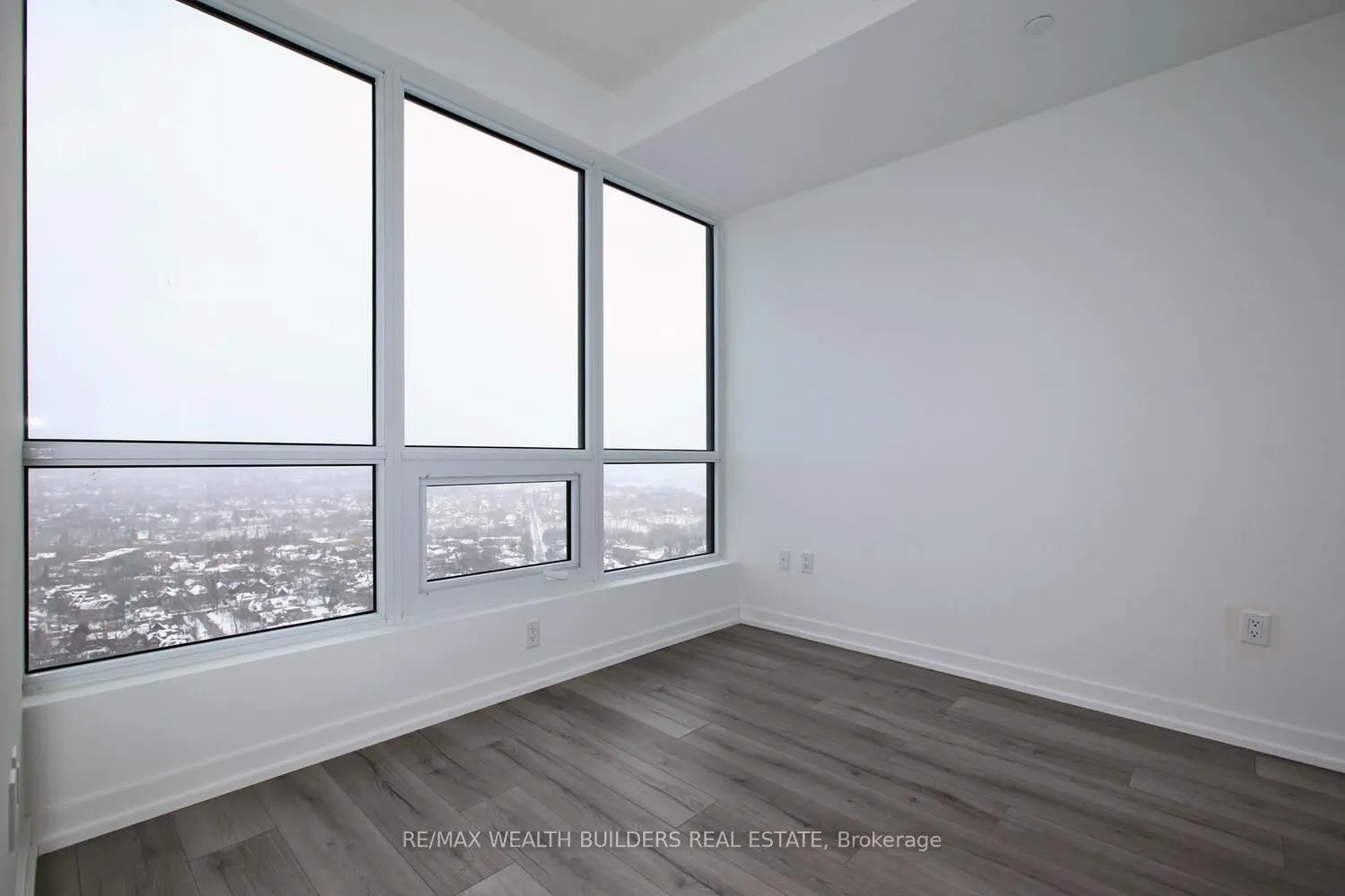 395 Bloor St E, #3504