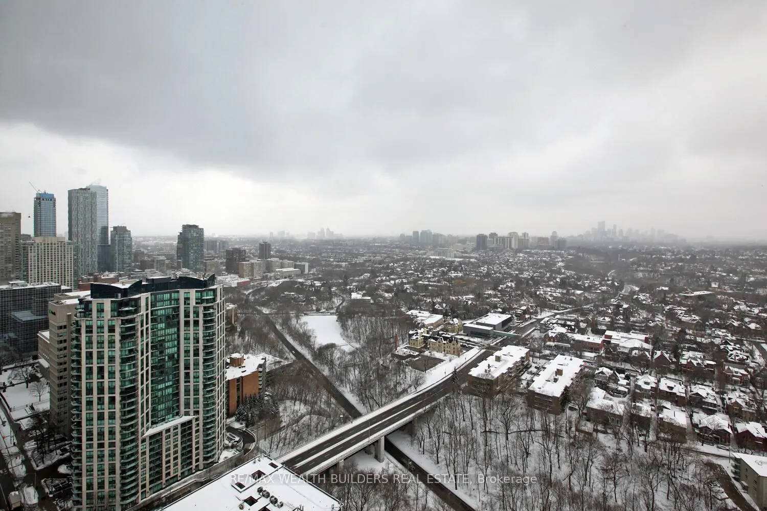 395 Bloor St E, #3504