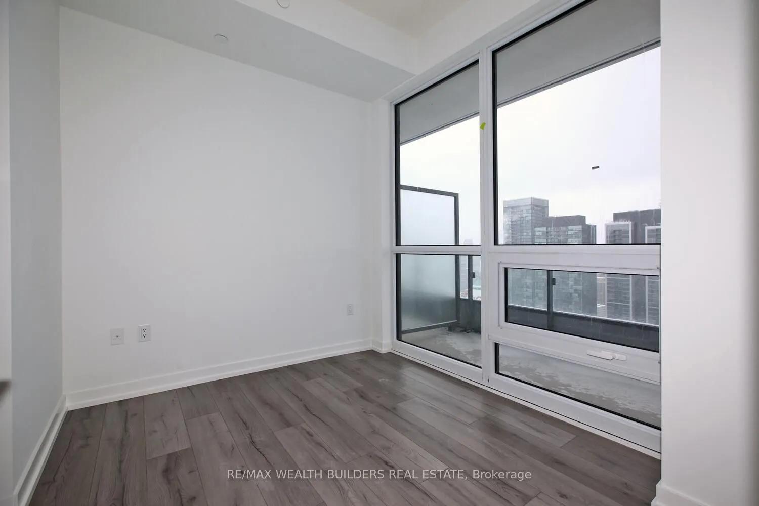 395 Bloor St E, #3504
