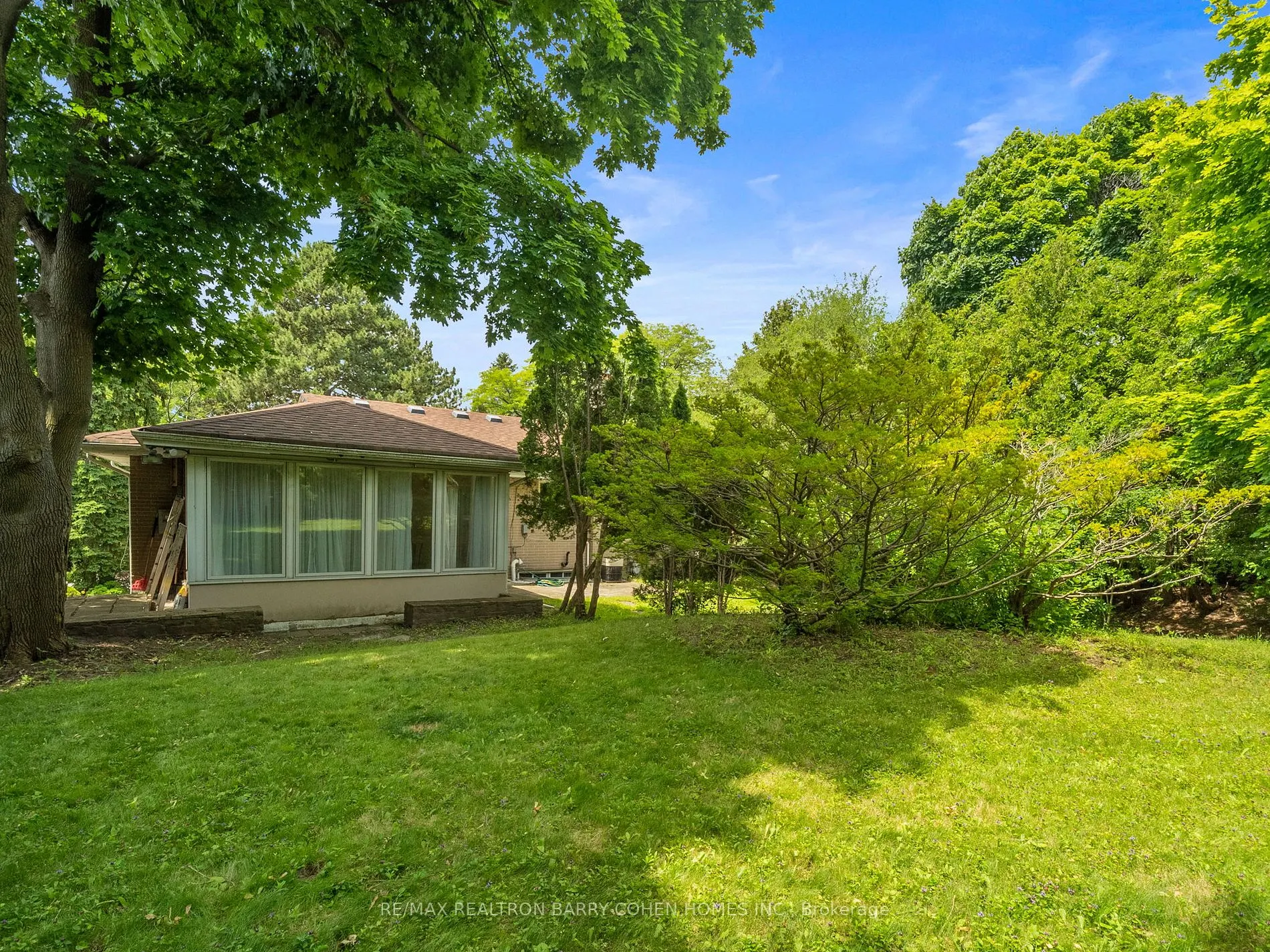 120 Laurentide Drive