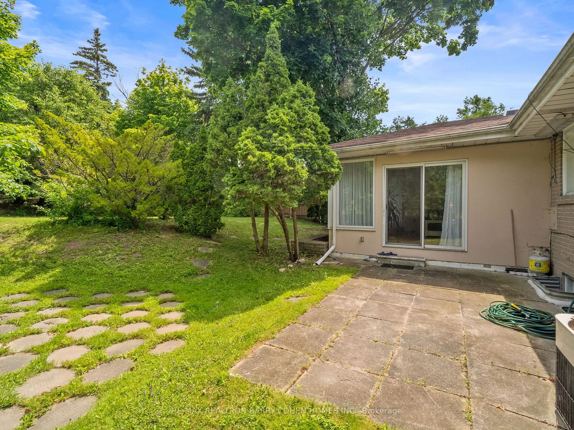 120 Laurentide Drive