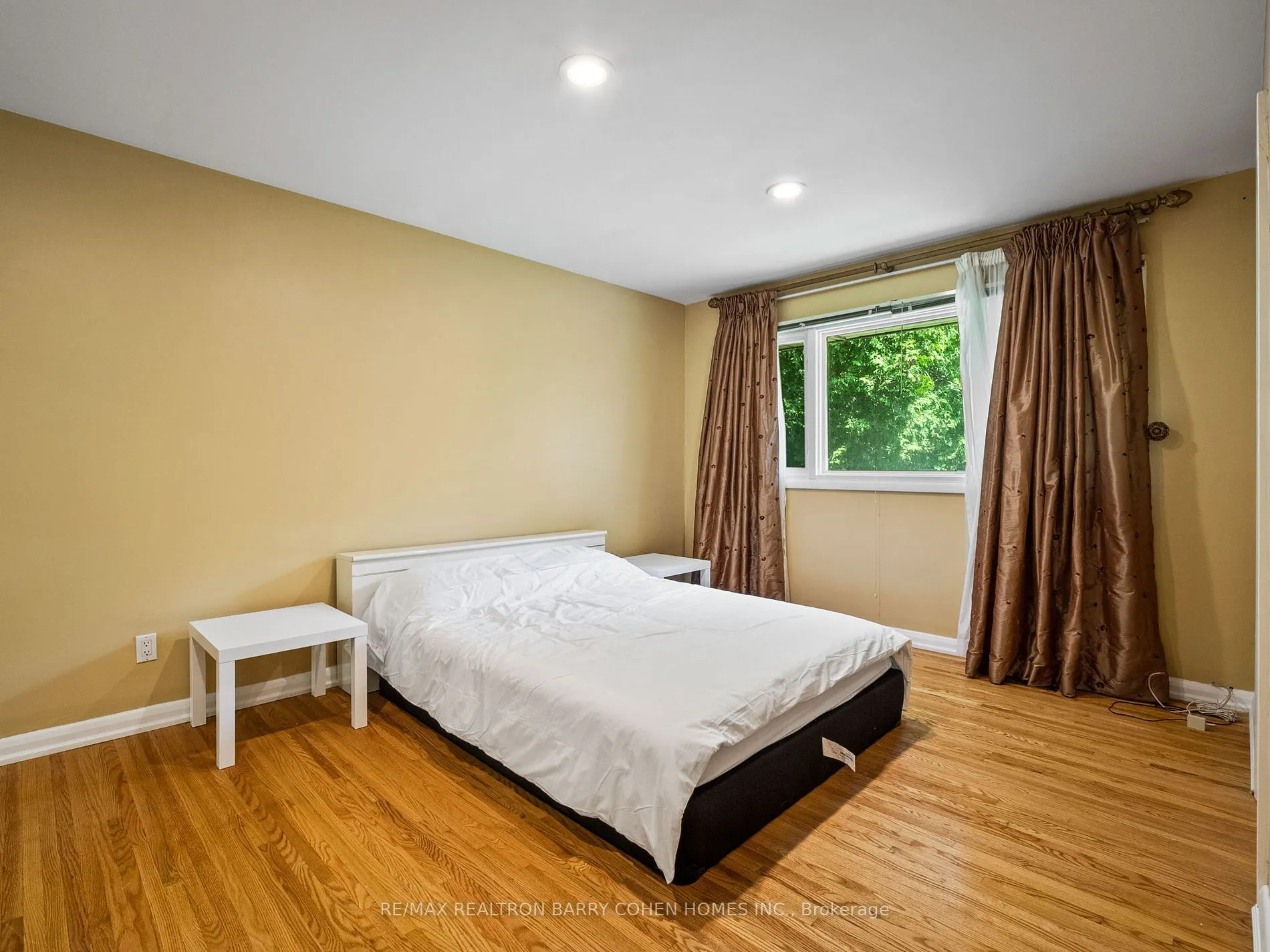 120 Laurentide Drive