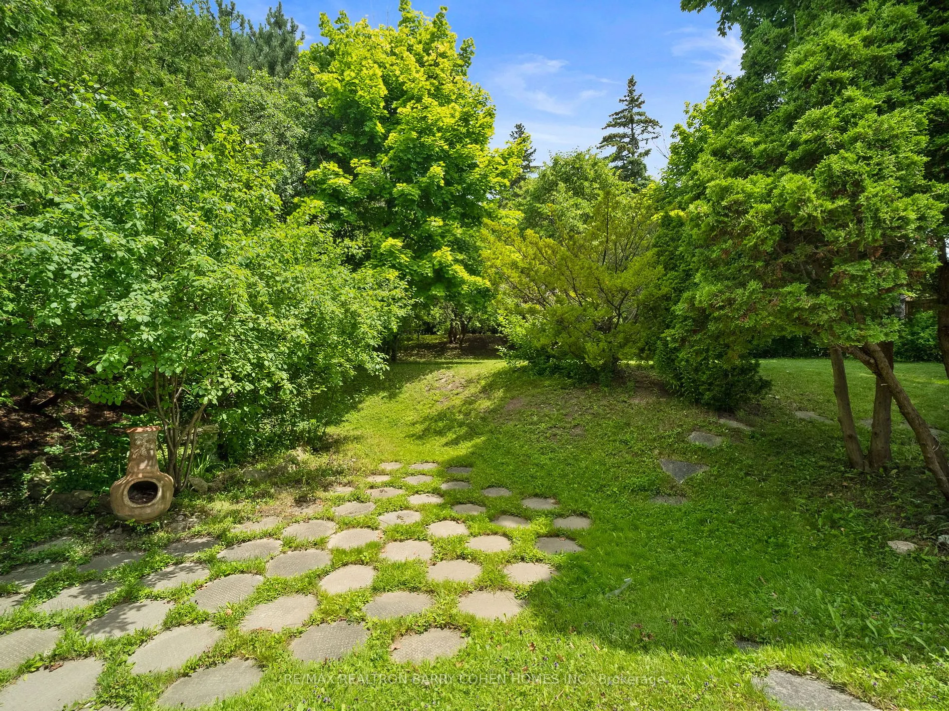 120 Laurentide Drive
