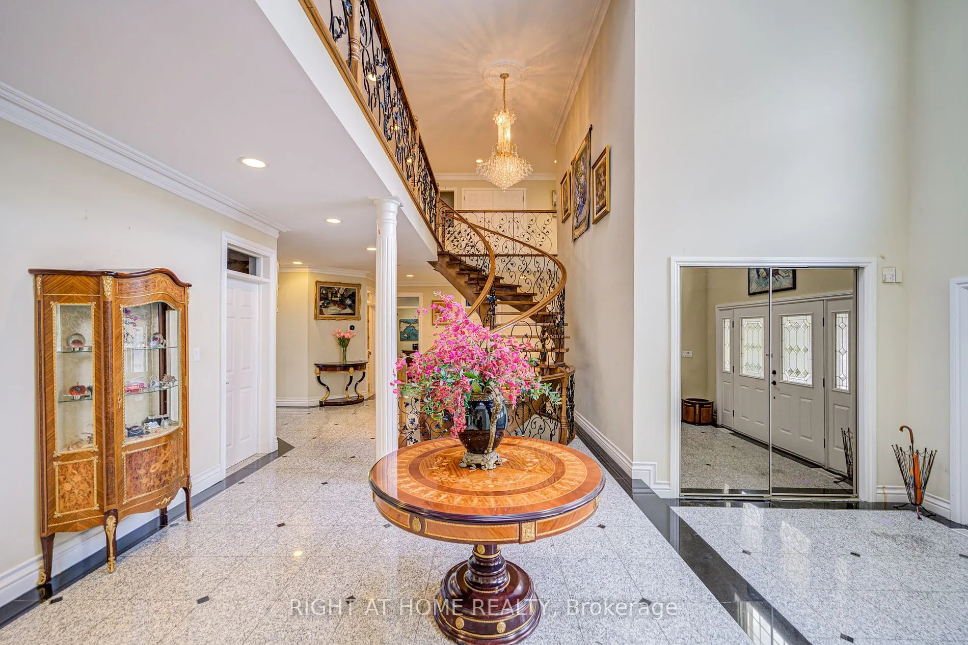 49 Arjay Crescent
