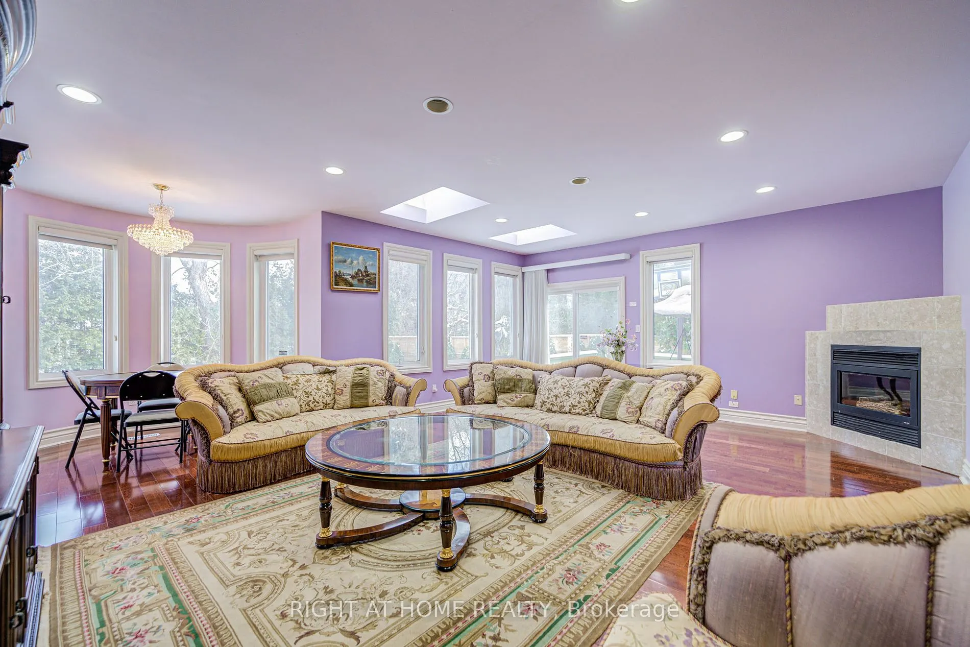 49 Arjay Crescent