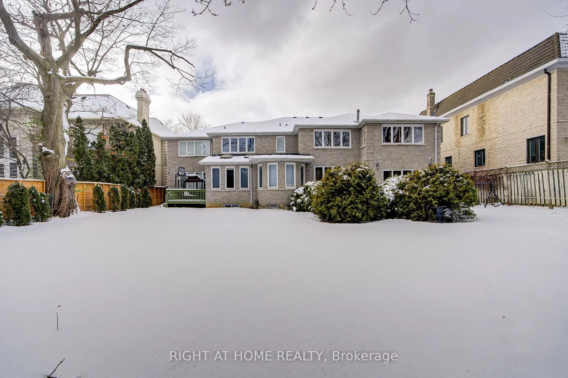 49 Arjay Crescent