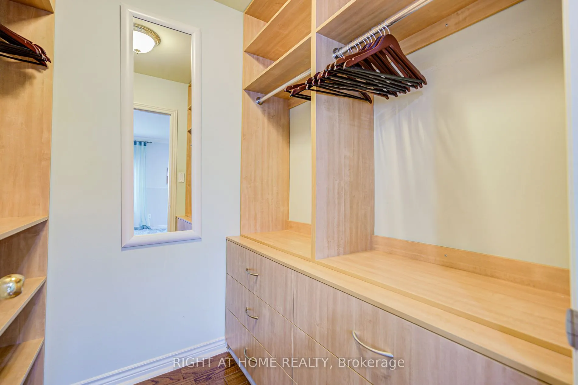 49 Arjay Crescent
