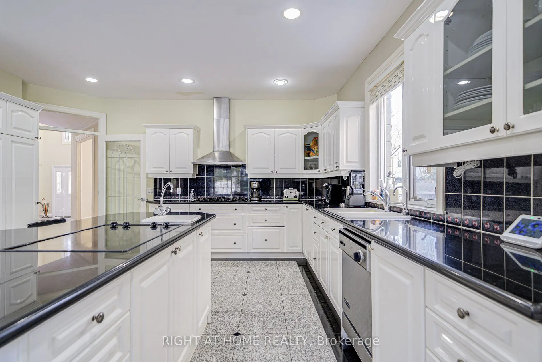 49 Arjay Crescent