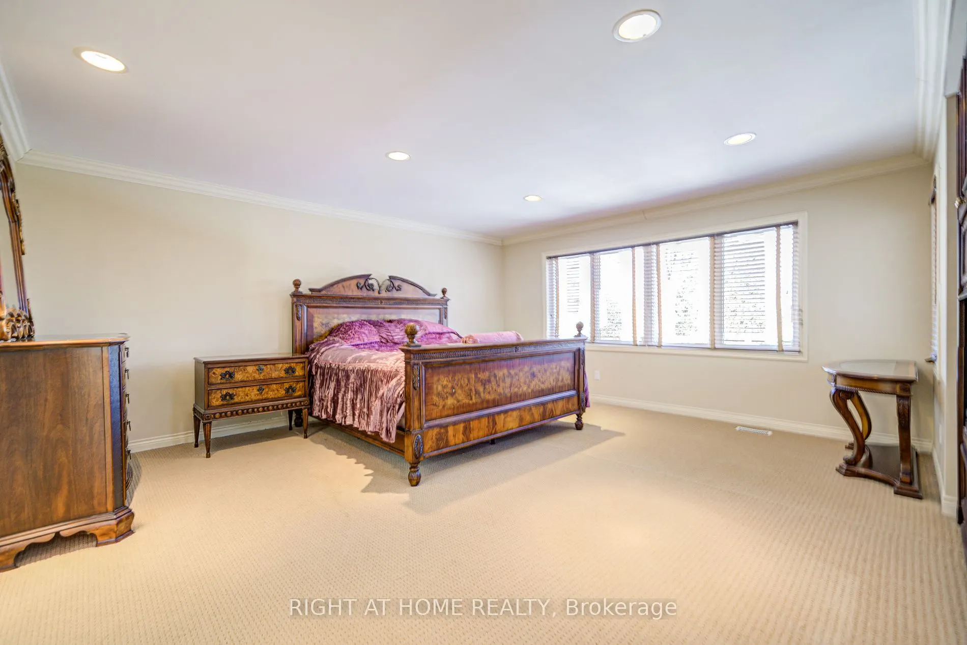 49 Arjay Crescent