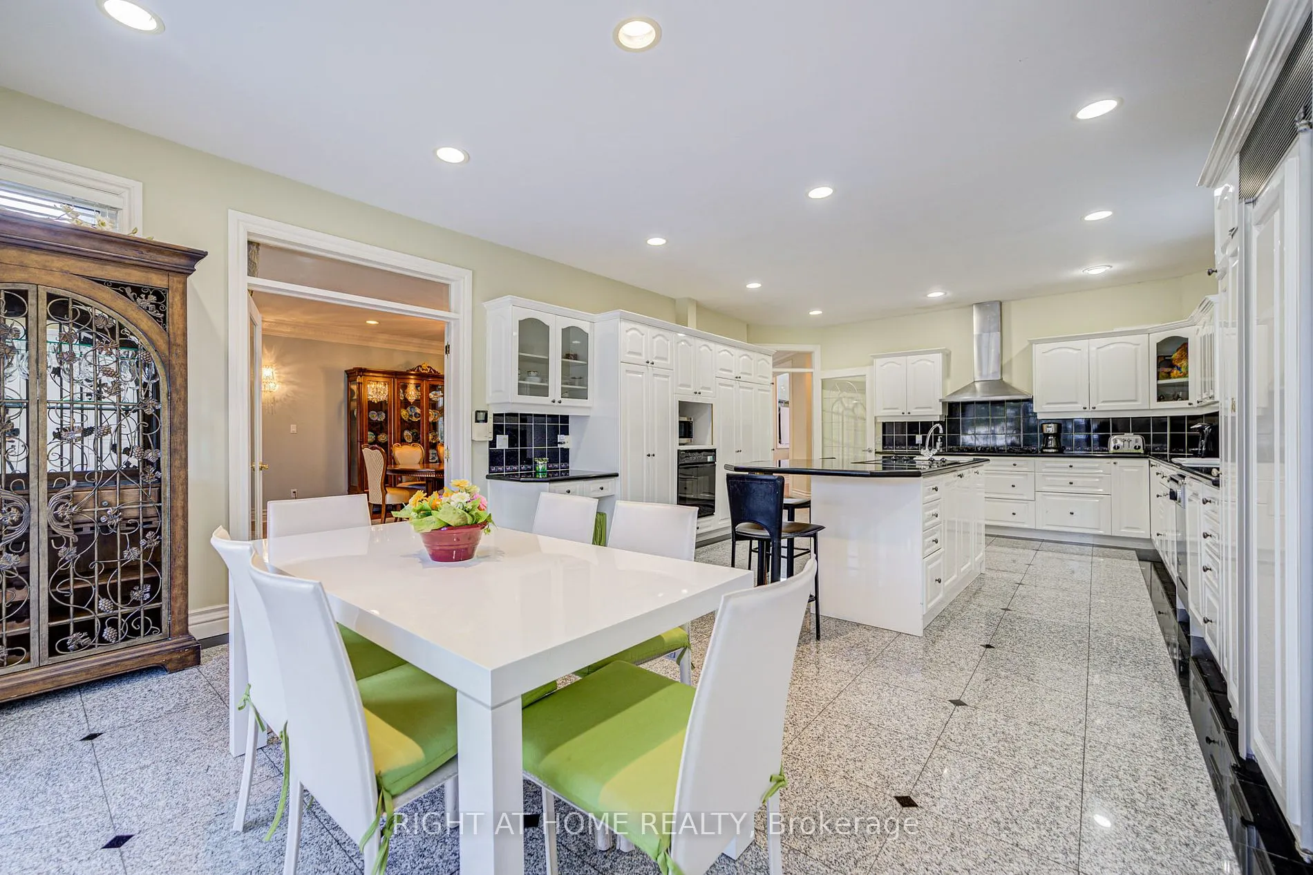 49 Arjay Crescent