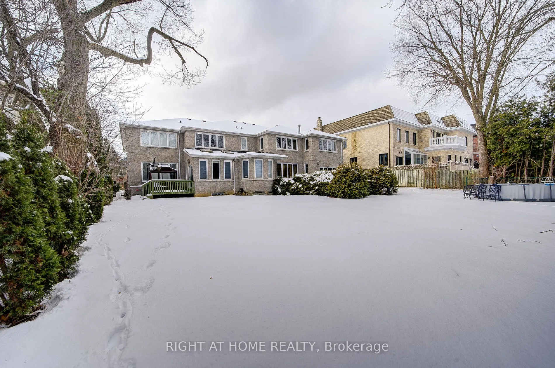 49 Arjay Crescent