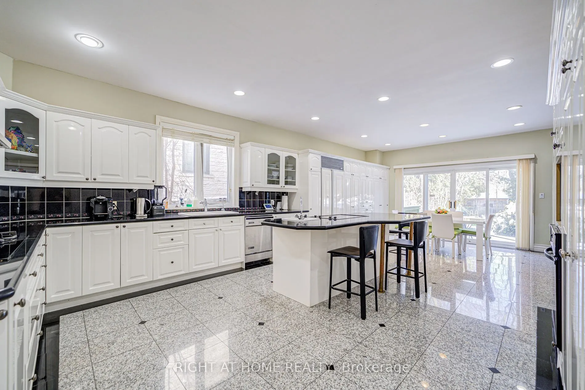 49 Arjay Crescent