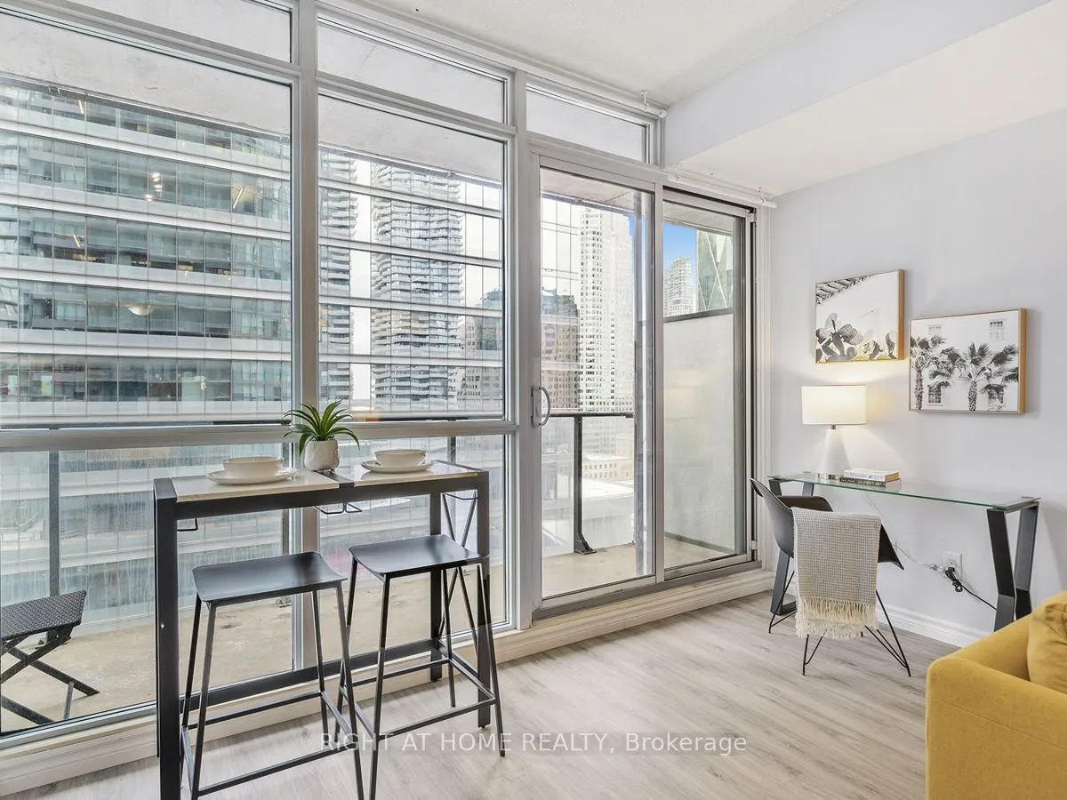 65 Bremner Blvd, #1406