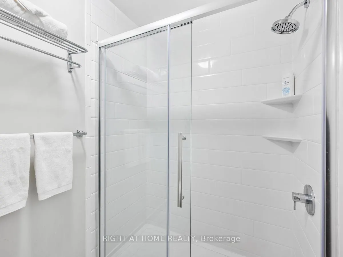 65 Bremner Blvd, #1406