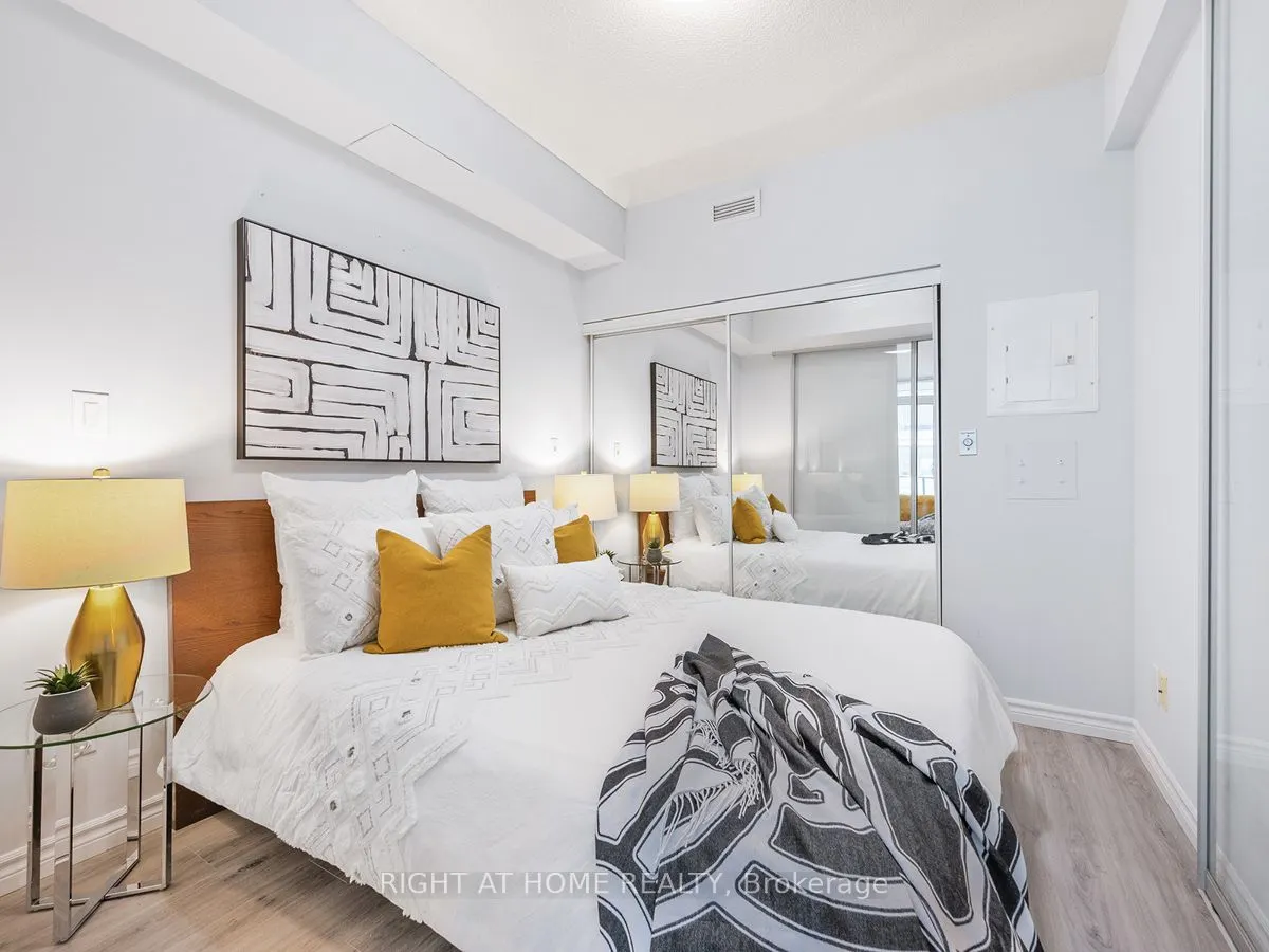 65 Bremner Blvd, #1406