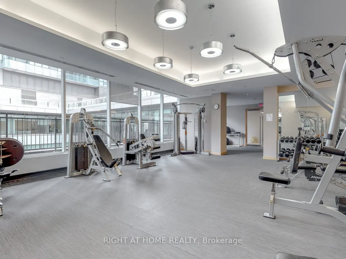 65 Bremner Blvd, #1406