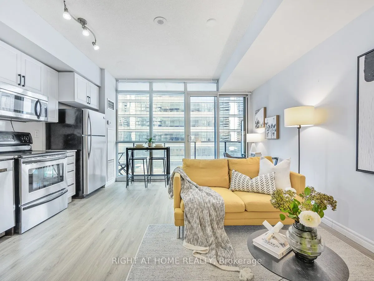 65 Bremner Blvd, #1406