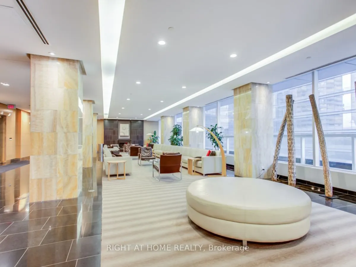 65 Bremner Blvd, #1406