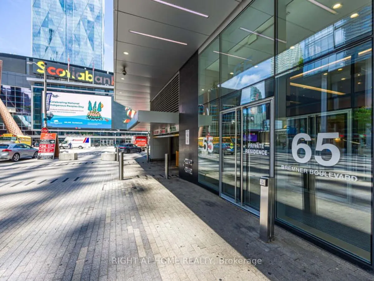 65 Bremner Blvd, #1406