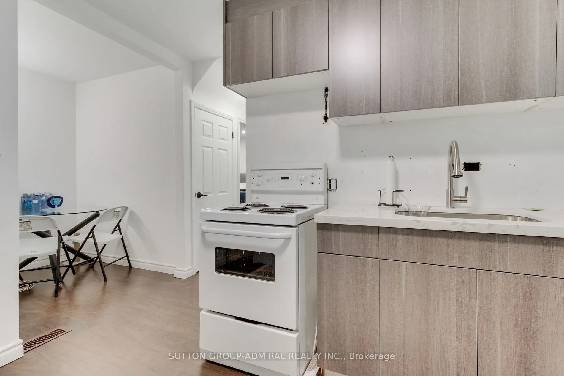 10 Dromore Cres