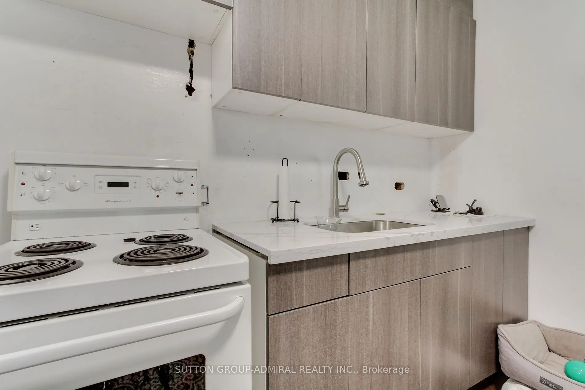10 Dromore Cres