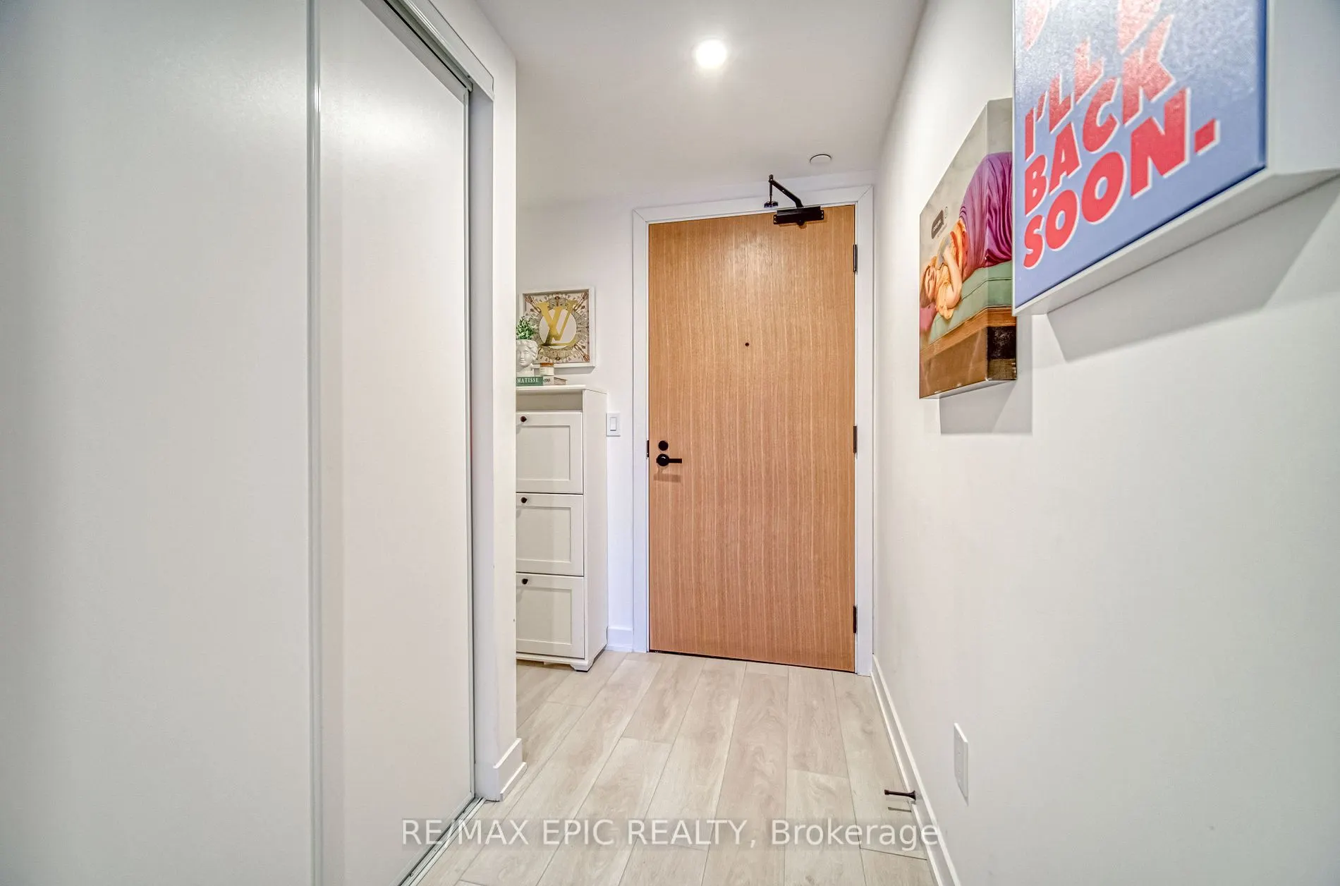 8 Tippett Rd, #501