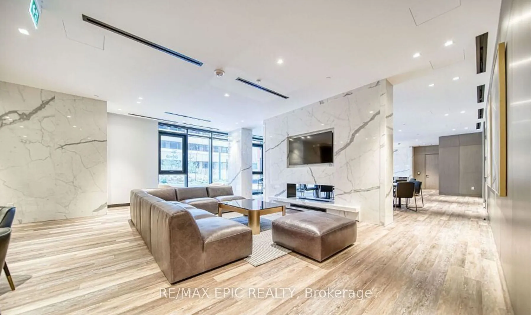 8 Tippett Rd, #501