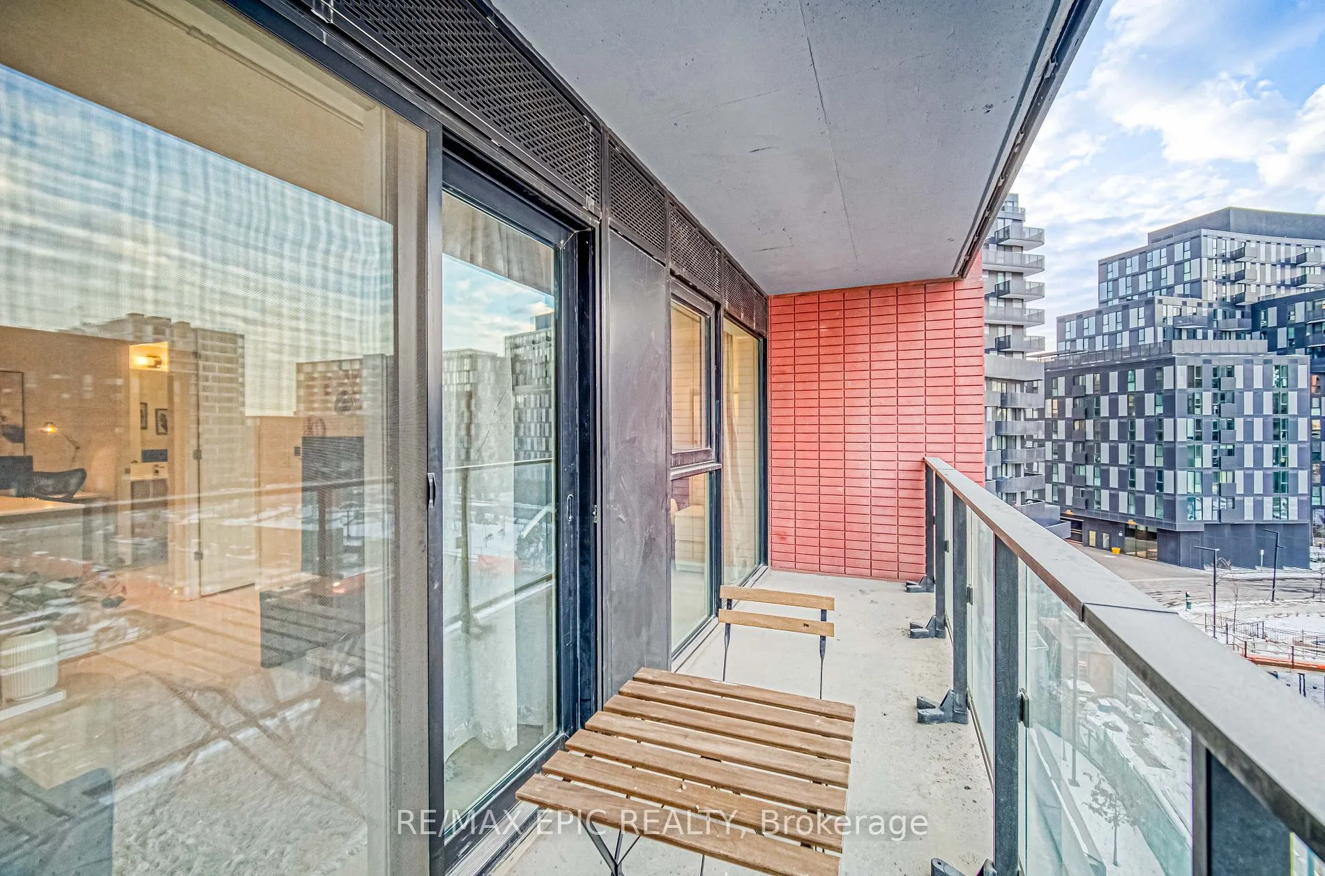 8 Tippett Rd, #501
