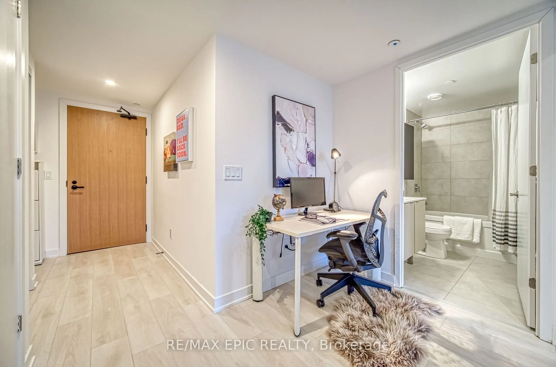 8 Tippett Rd, #501