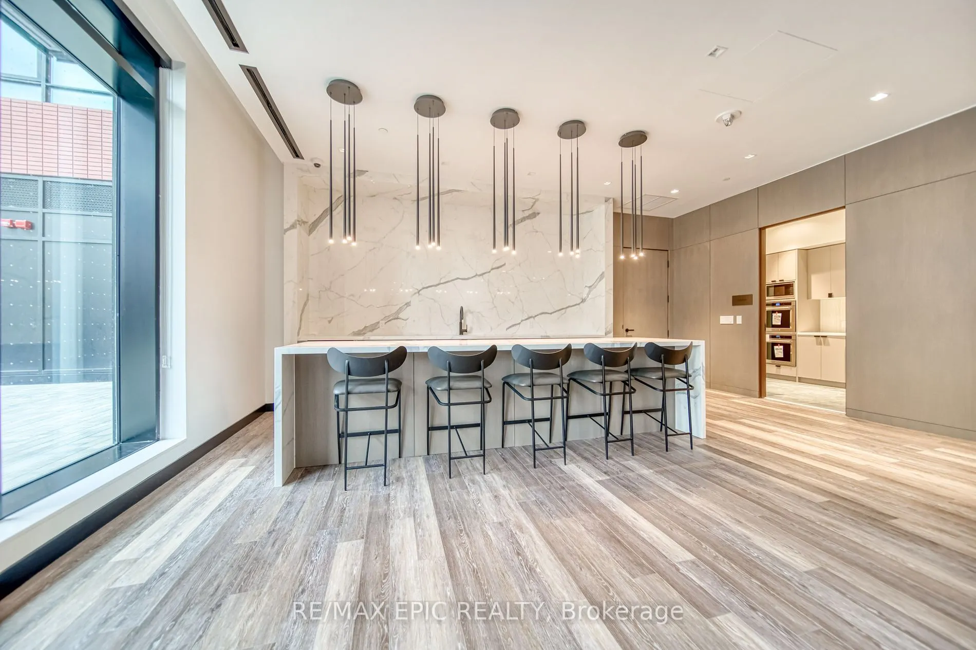8 Tippett Rd, #501