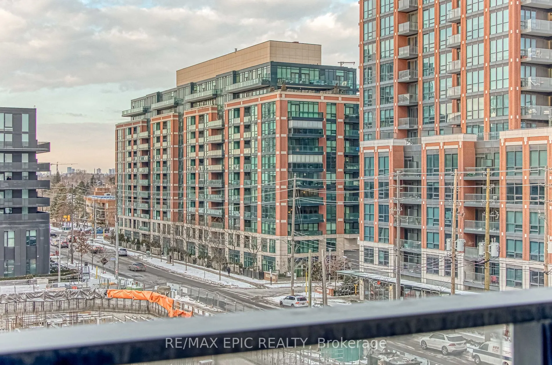 8 Tippett Rd, #501