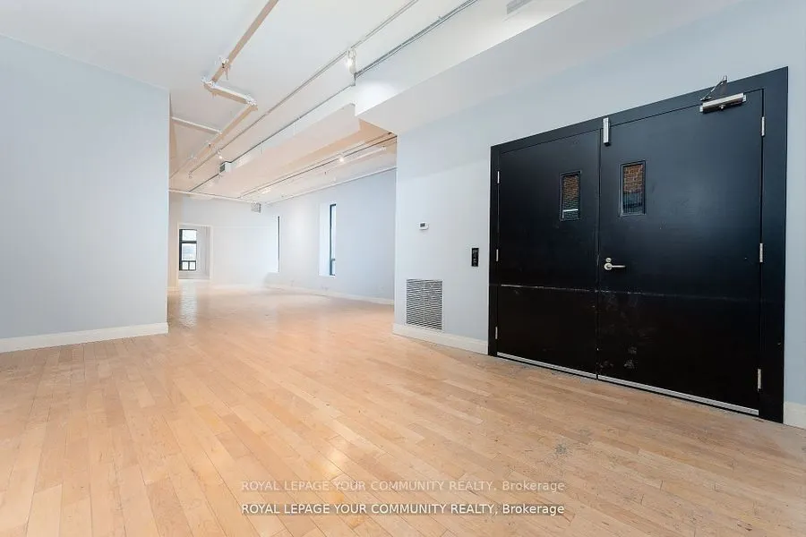 489 Queen Street W, #201