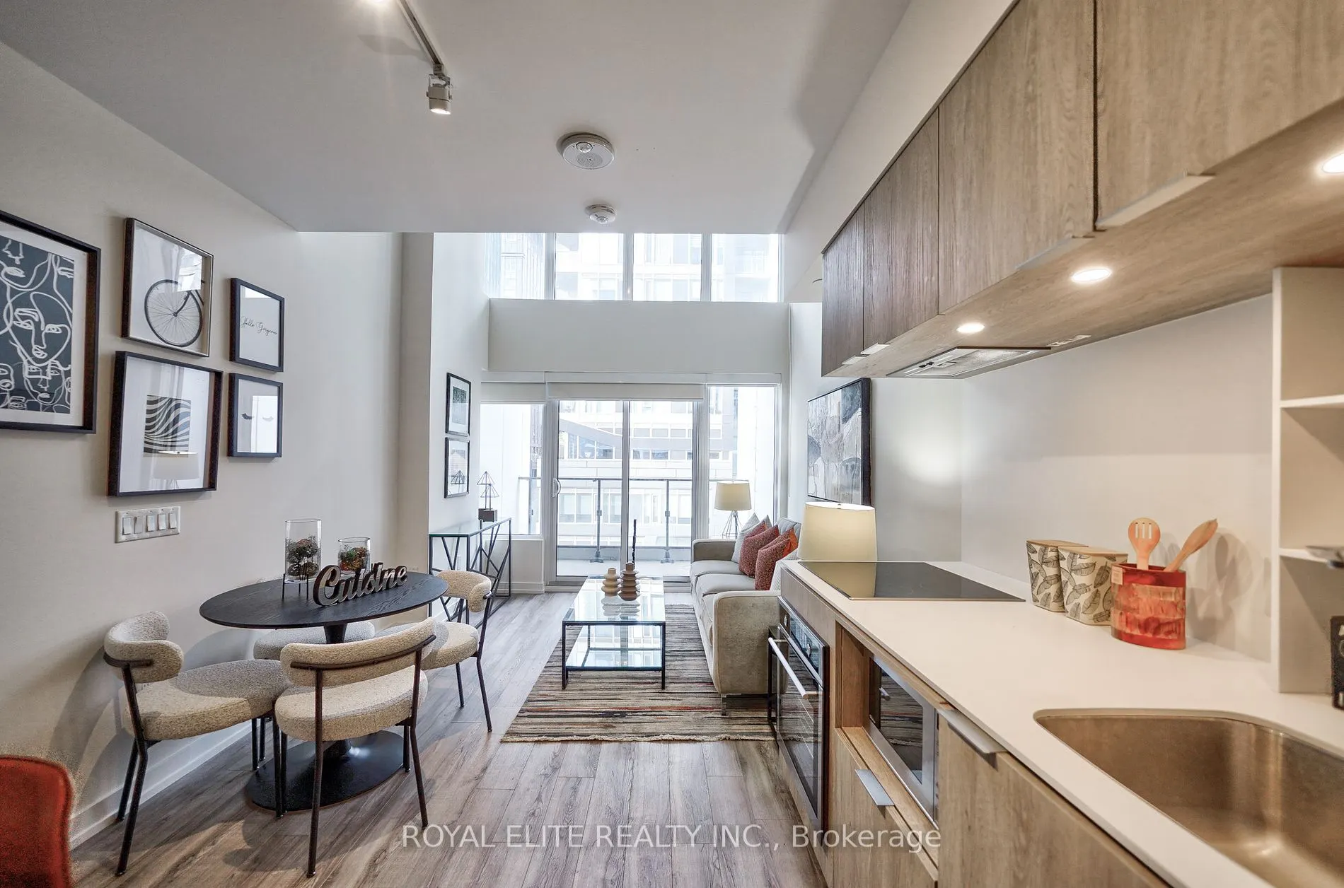 77 Shuter St, #520