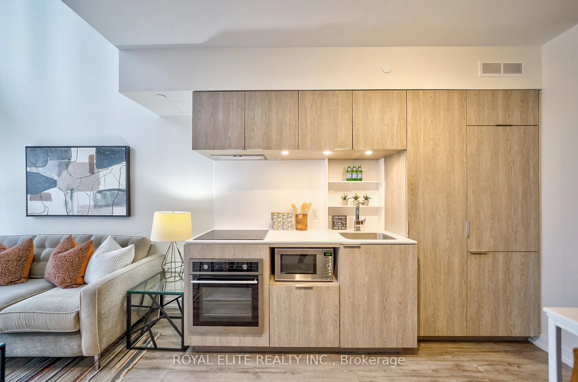 77 Shuter St, #520