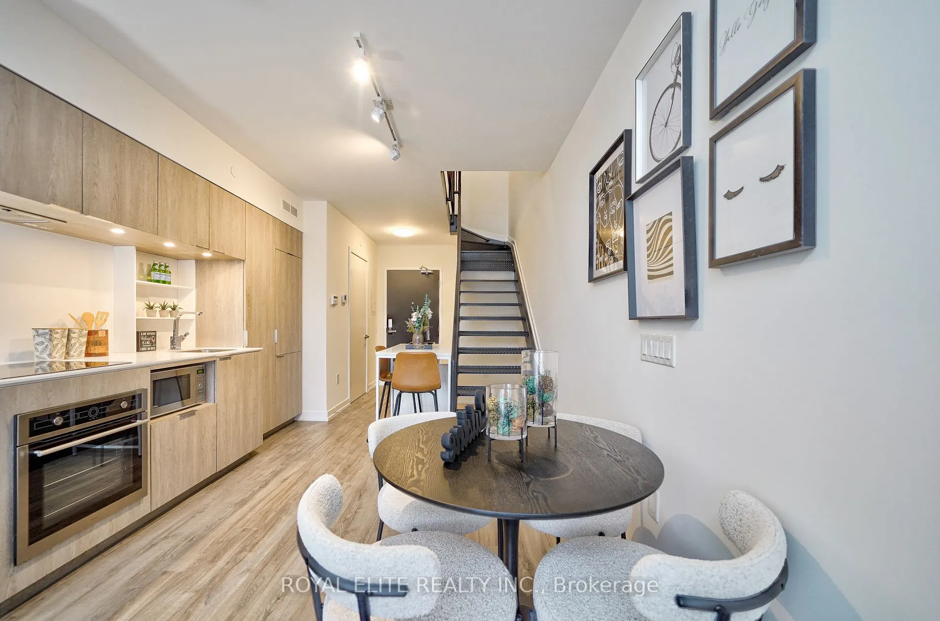 77 Shuter St, #520