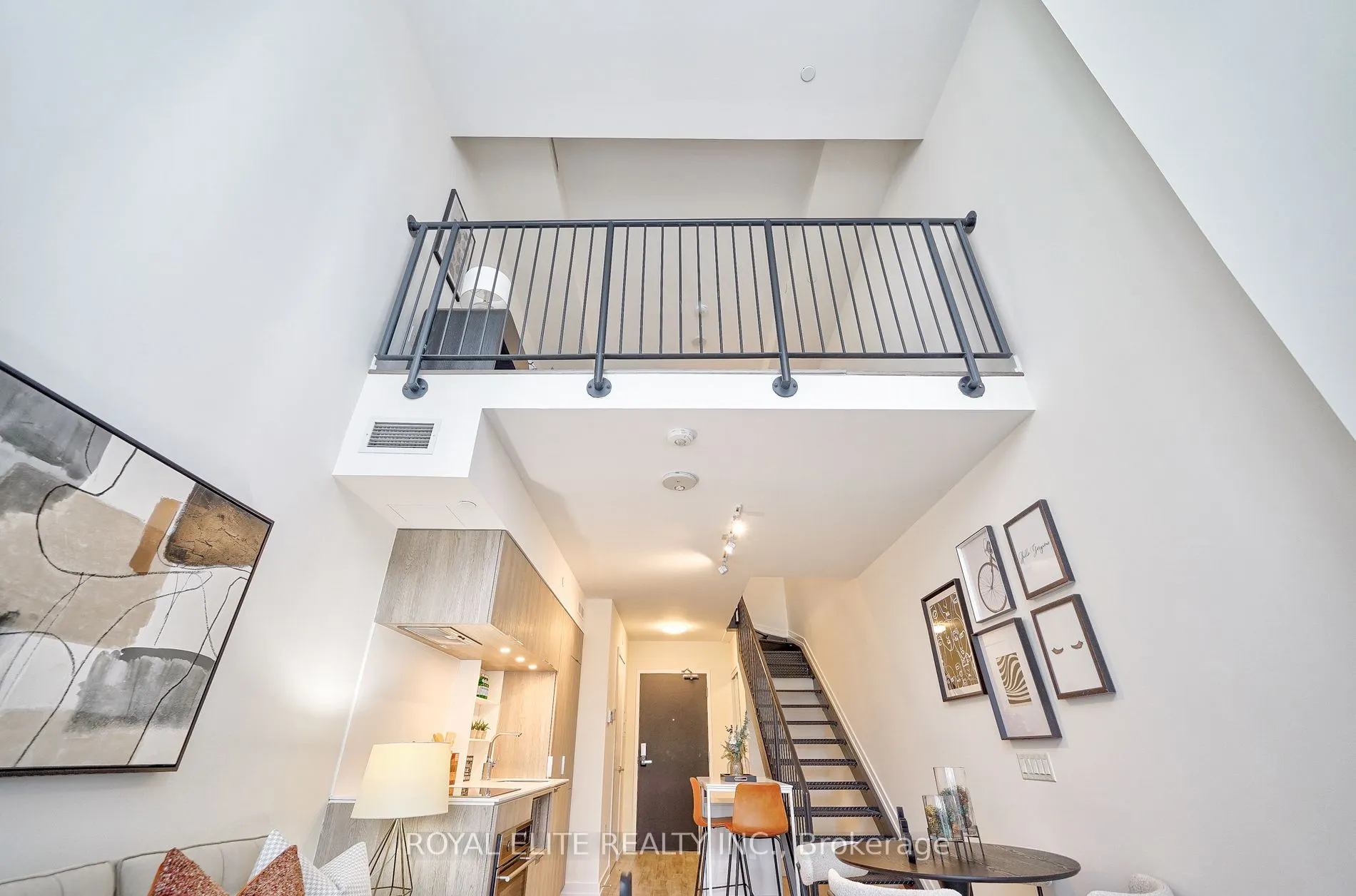 77 Shuter St, #520