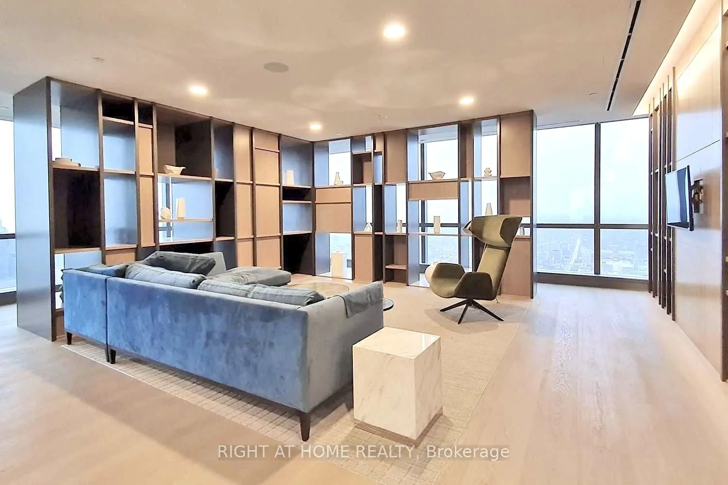 7 Grenville St, #512