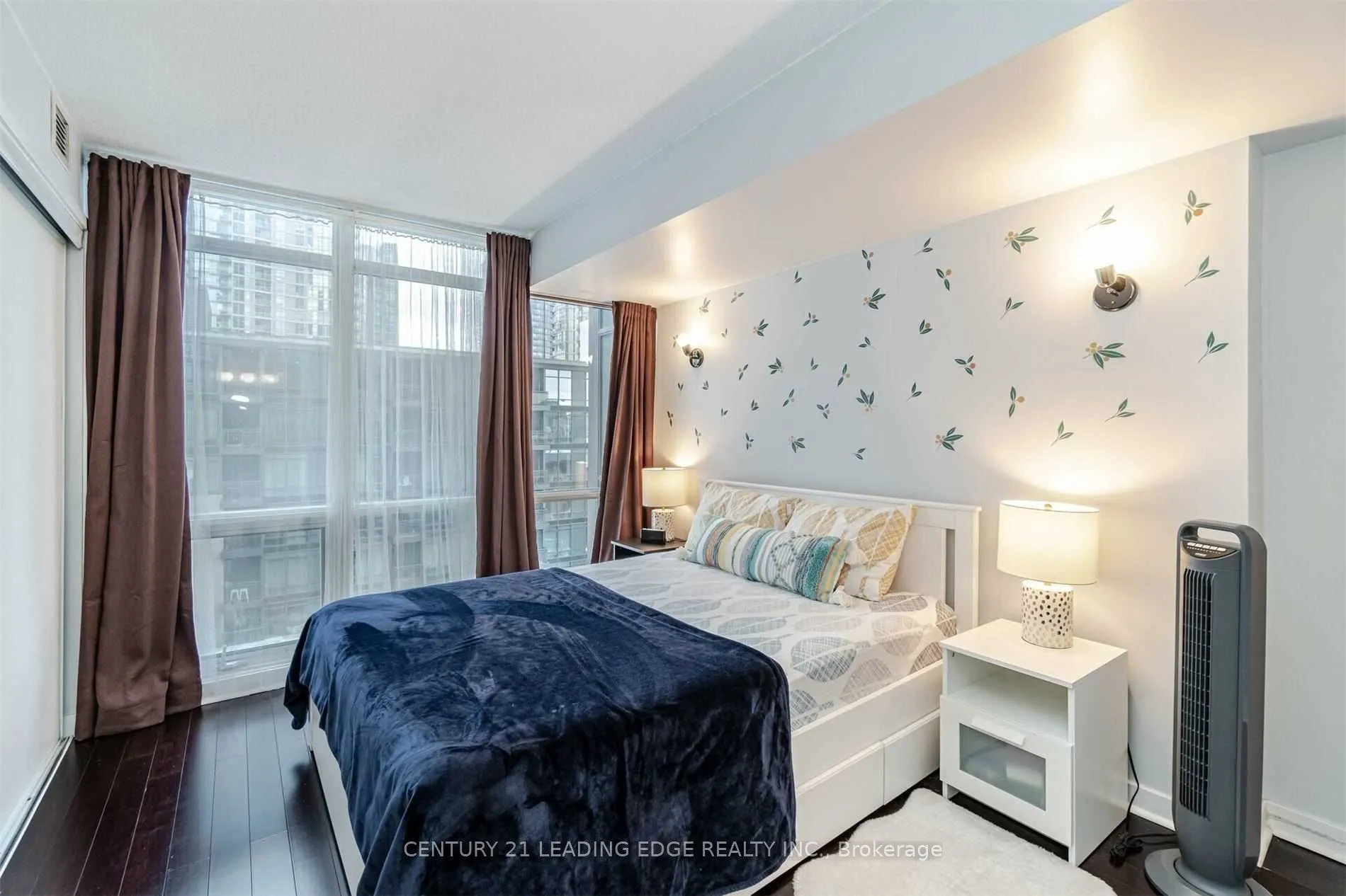 15 FORT YORK Blvd, #806