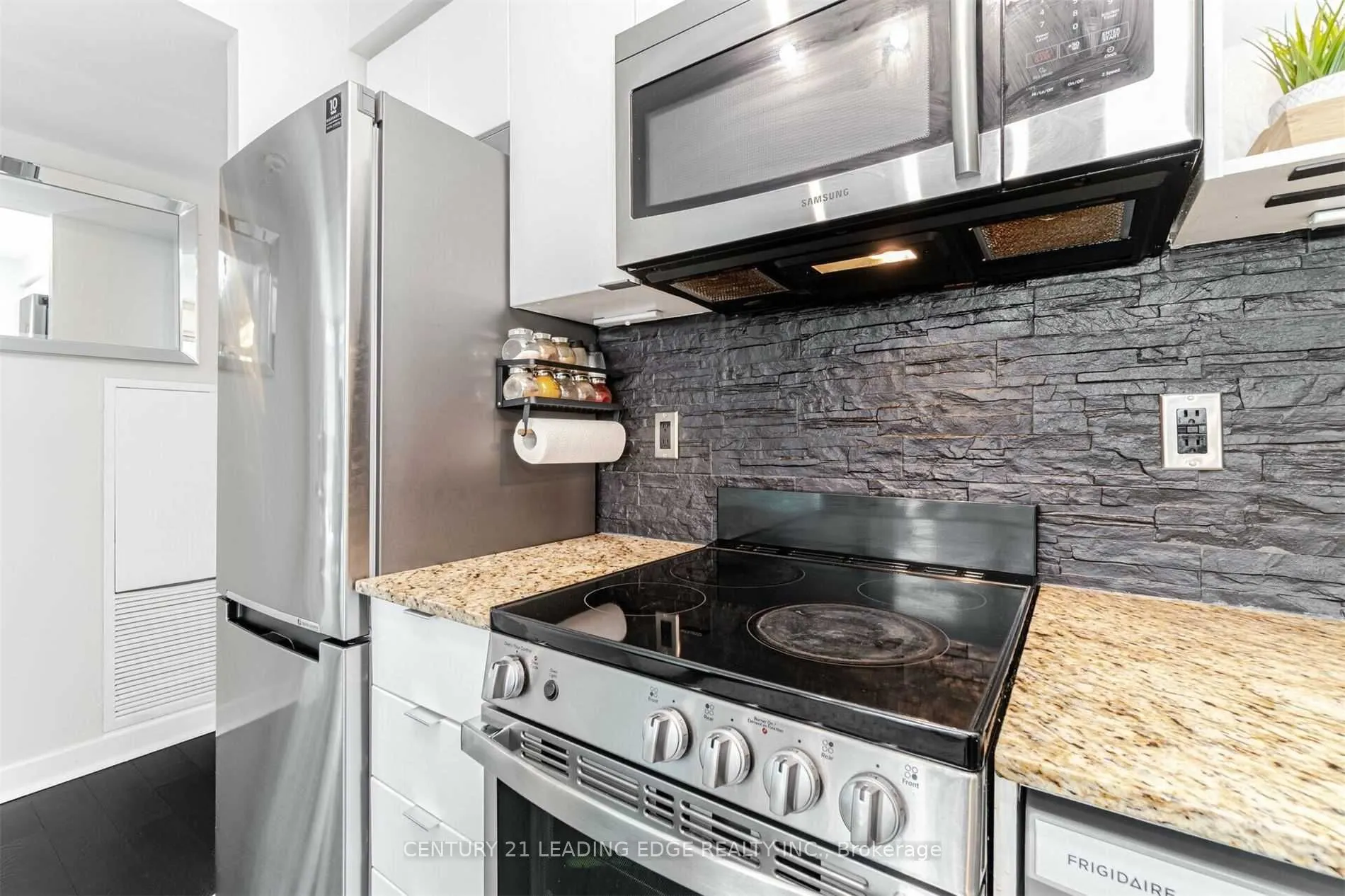 15 FORT YORK Blvd, #806