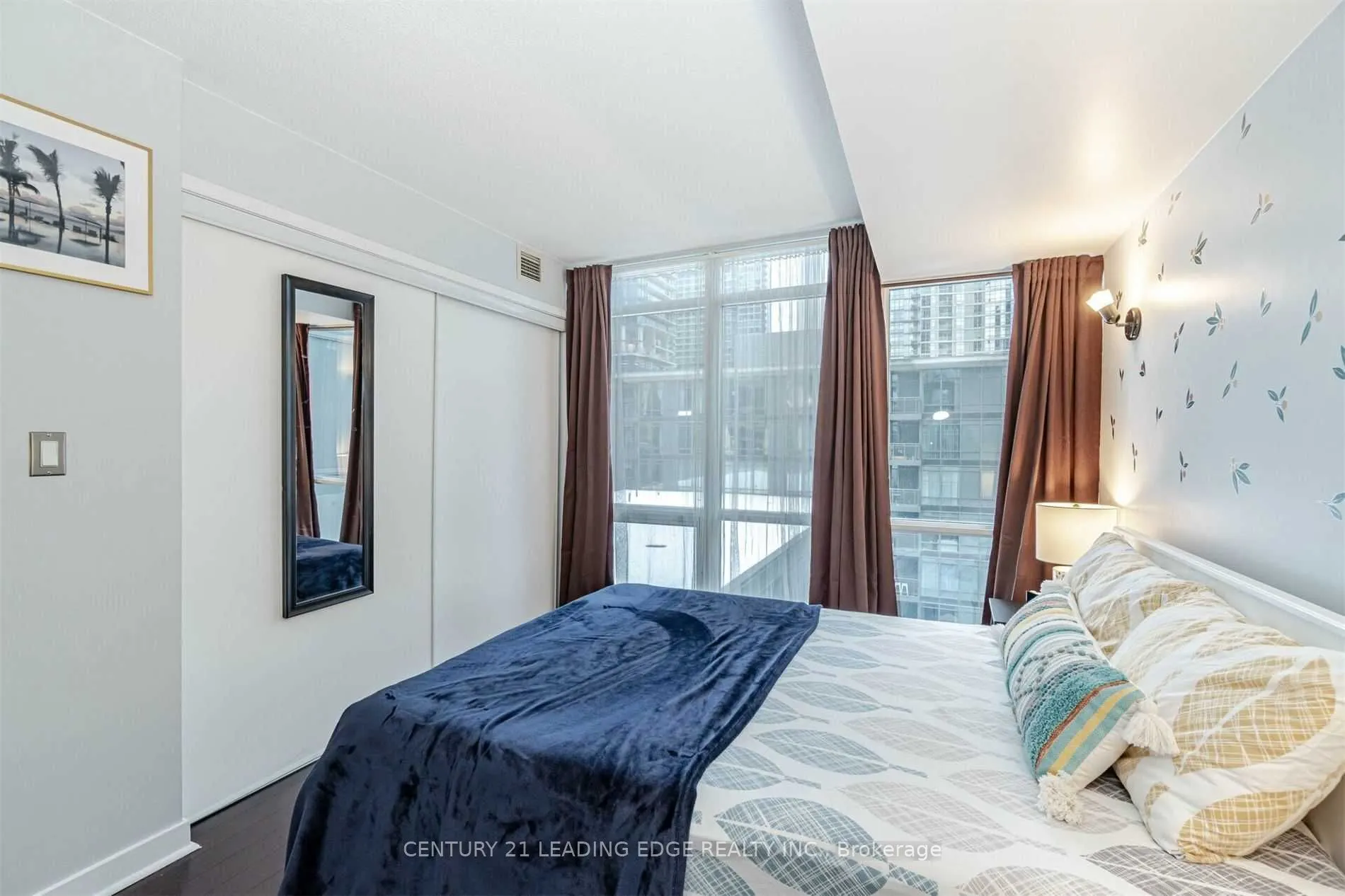 15 FORT YORK Blvd, #806