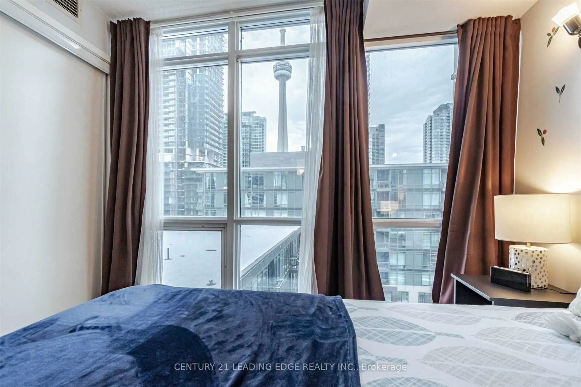 15 FORT YORK Blvd, #806