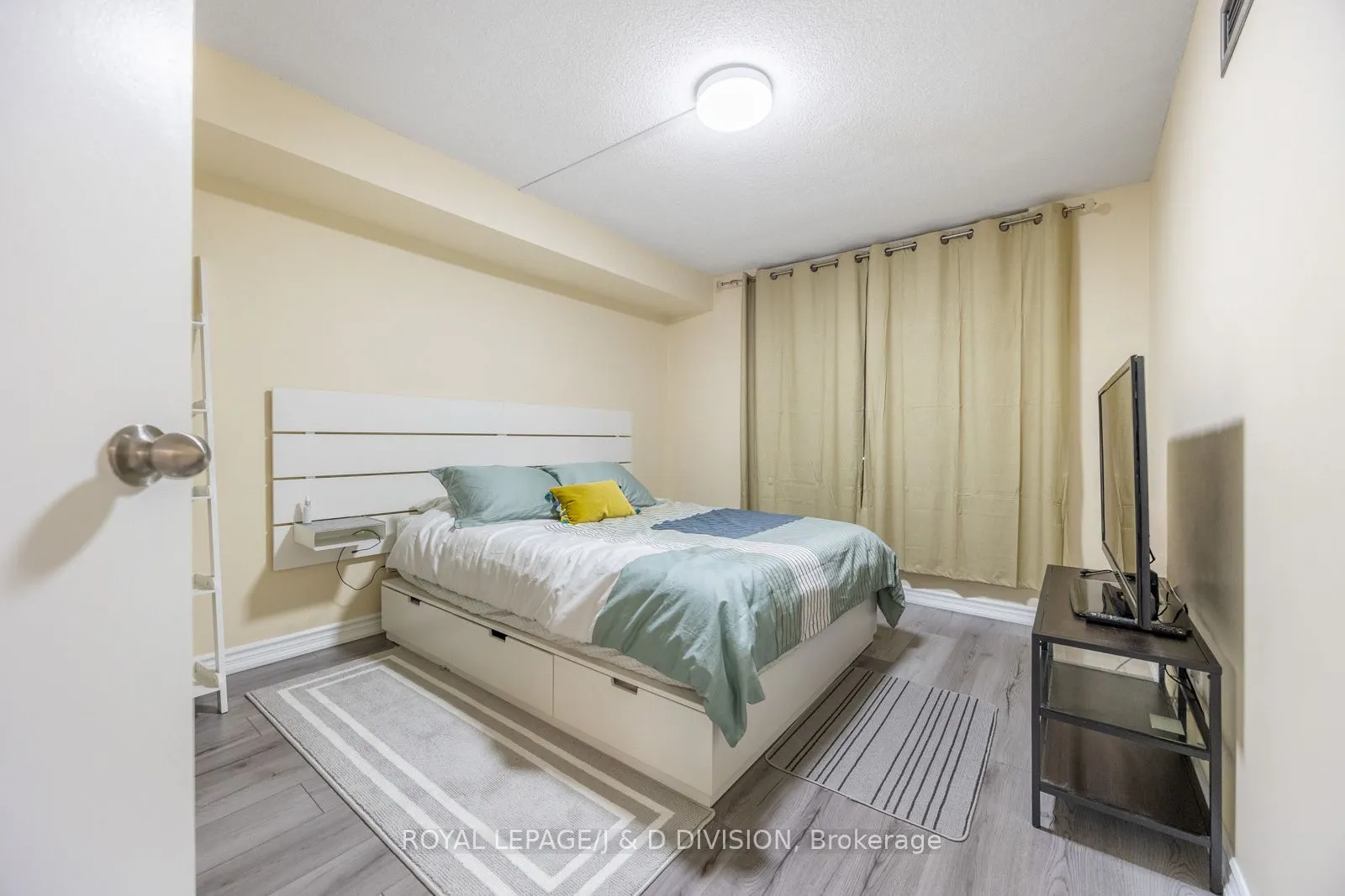 25 Grenville St, #1001