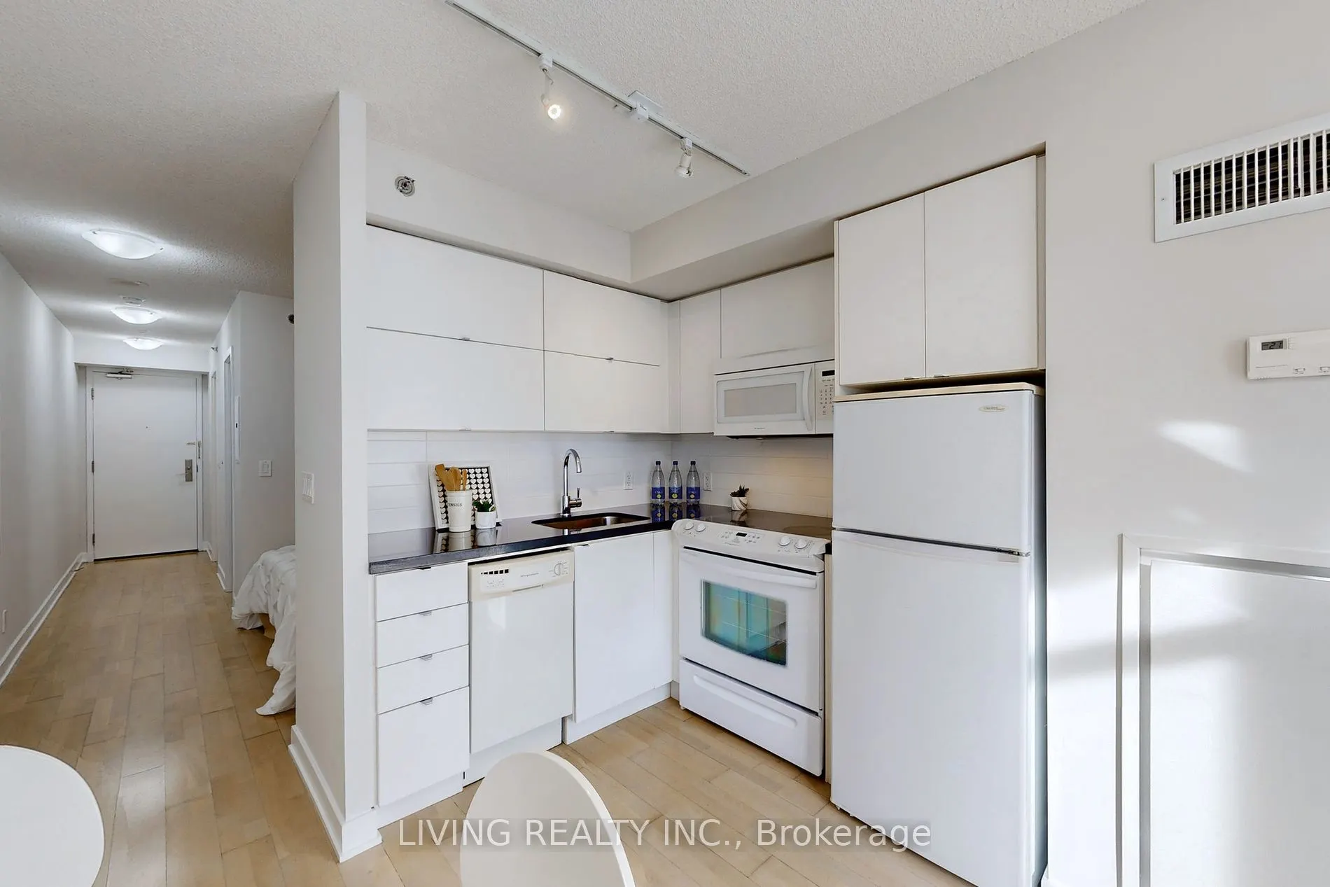21 Nelson St, #605