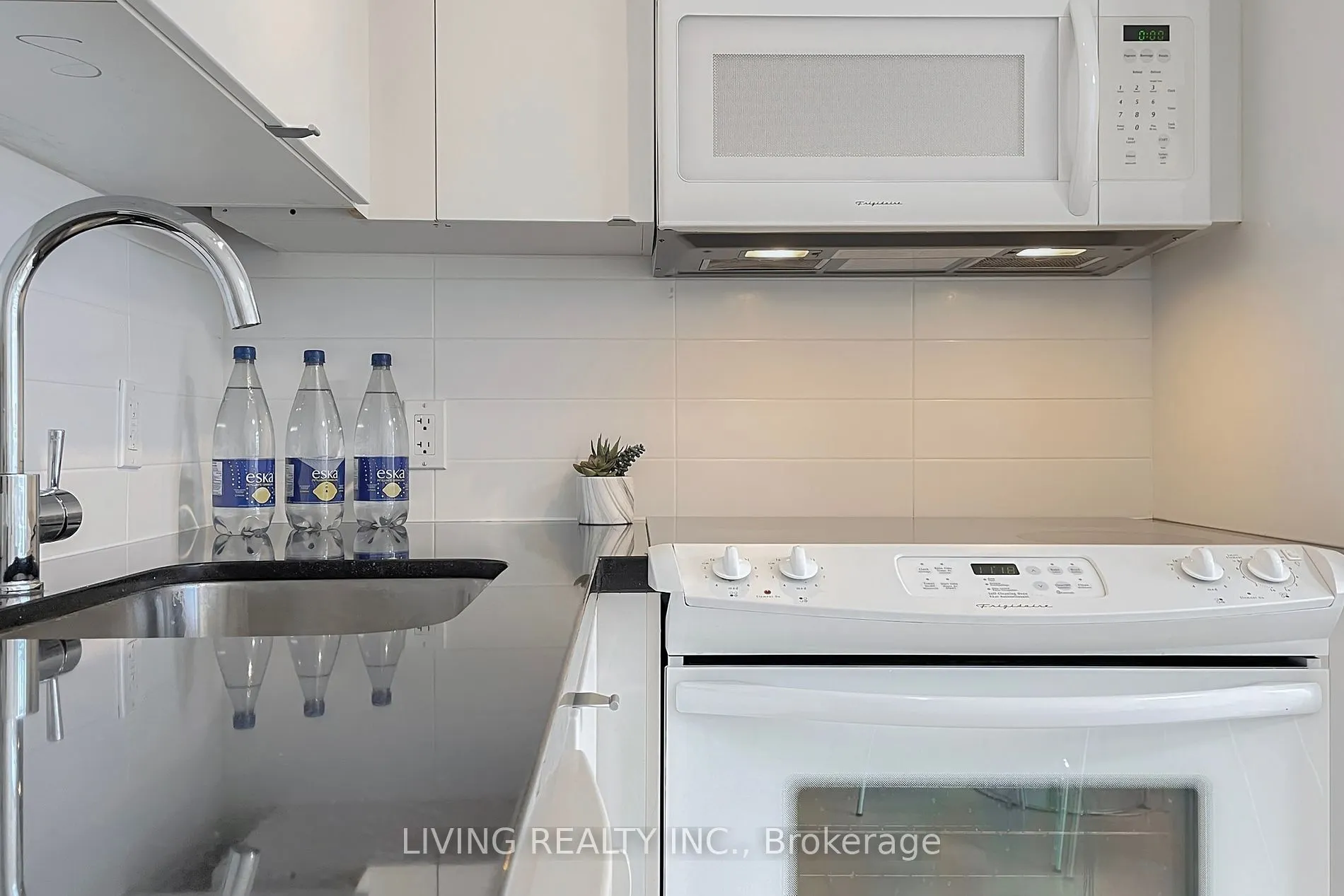 21 Nelson St, #605
