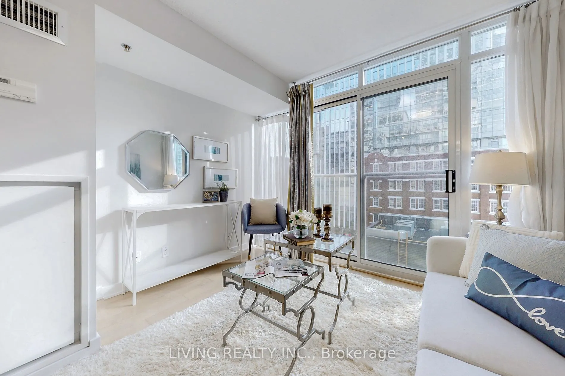 21 Nelson St, #605